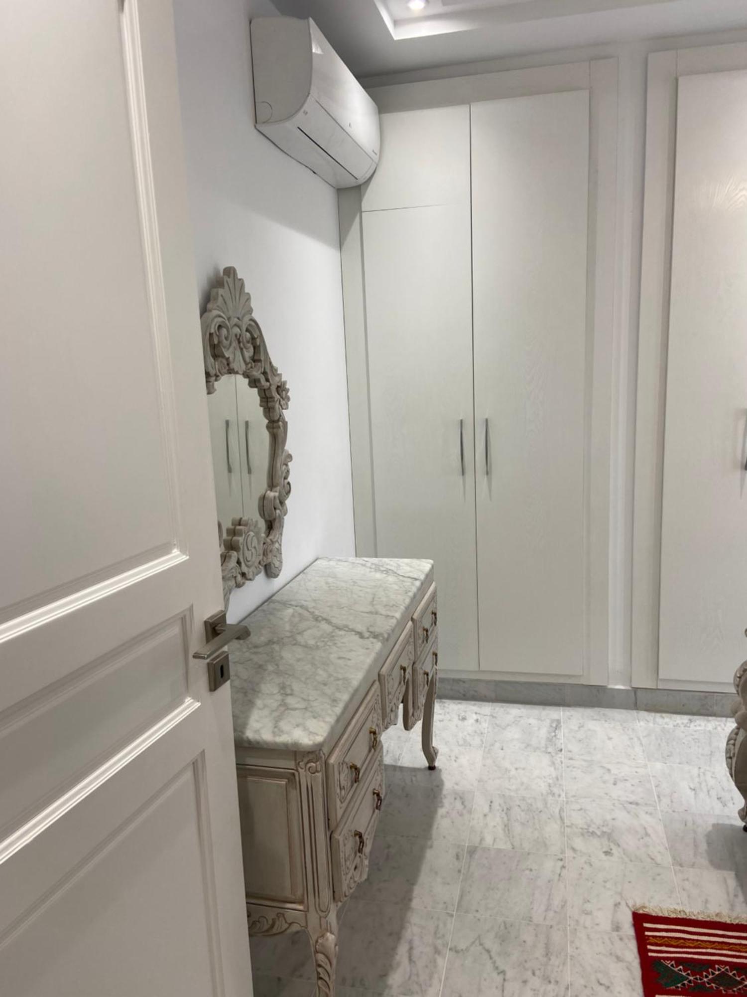 Marsa-Sidi Bousaid Cosy Authentic Apartment La Marsa Luaran gambar