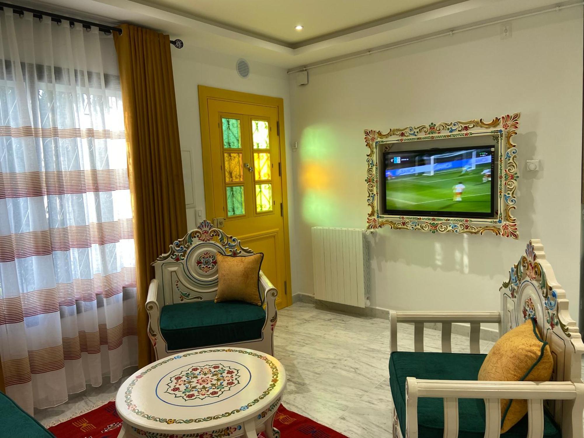 Marsa-Sidi Bousaid Cosy Authentic Apartment La Marsa Luaran gambar