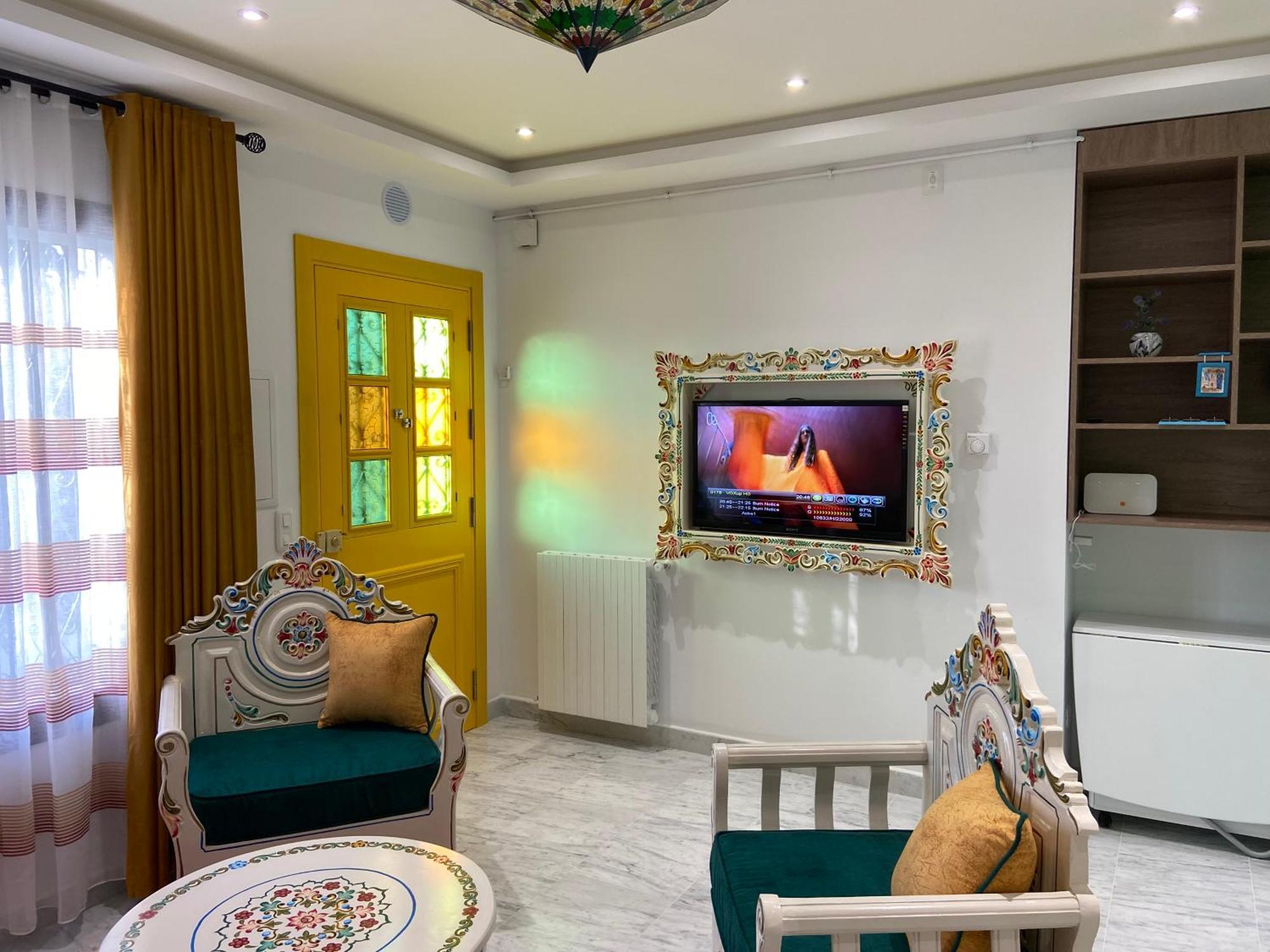 Marsa-Sidi Bousaid Cosy Authentic Apartment La Marsa Luaran gambar