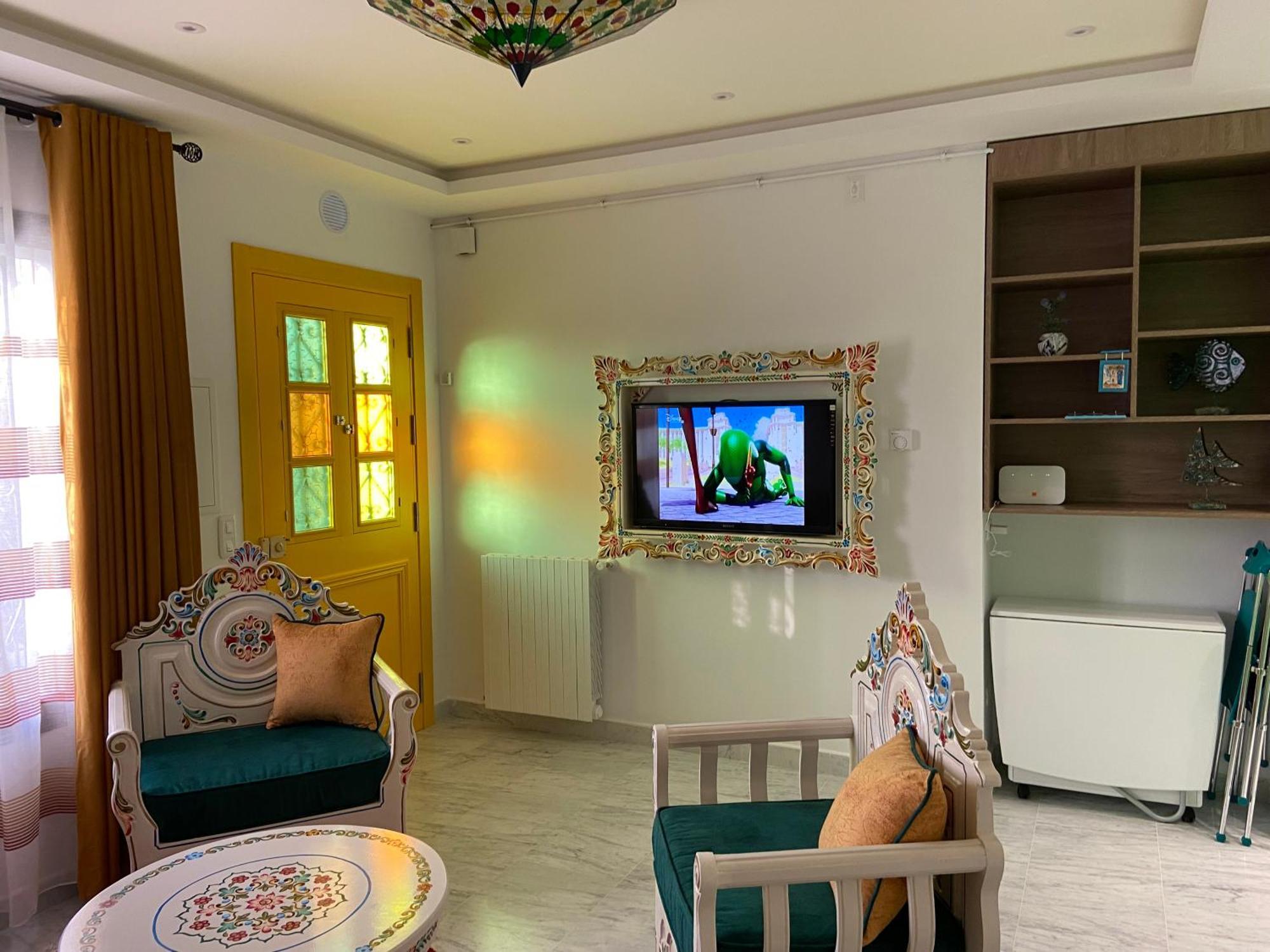 Marsa-Sidi Bousaid Cosy Authentic Apartment La Marsa Luaran gambar